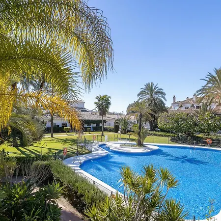 Golden Mile I Seaview I Pools I 4minutes Walk I Free Parking Apartment *
