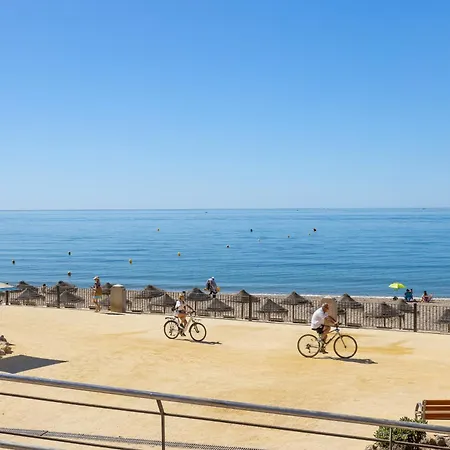 Golden Mile I Seaview I Pools I 4minutes Walk I Free Parking Marbella